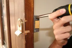 Locksmith Key Store Dearborn, MI 313-537-8820 - lock-opening